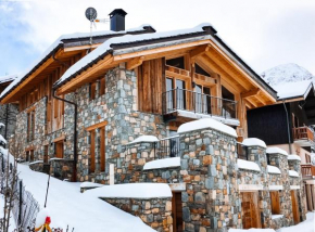 LE CHALET St Martin 10 pers, 5 chambres, avec sauna, piscine, jacuzzi, petit déjeuner et dîner inclus